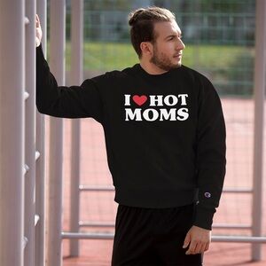 ⭐️ I Love ❤️ Hot Moms Graphic Black Sweatshirt Pullover Hoodie Size LARGE